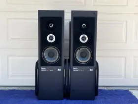 AR-90 ACOUSTIC RESEARCH Tower Speakers