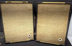 SS-4057 ADMIRAL Split Suitcase Speaker SS-4057 ADMIRAL Split Suitcase Speaker