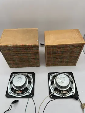 110T-1083 AUDIOVOX Speakers Cover Bookshelves