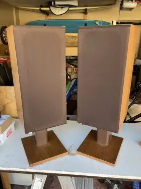 DM14 B-W Speakers Stereo DM14 B-W Speakers Stereo