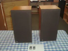DM23 B-W Bowers Wilkins Speakers Great