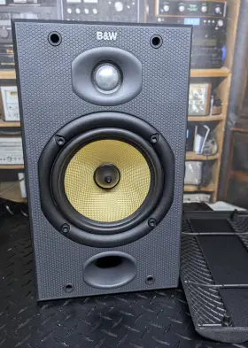 DM601-S2 B-W Speaker