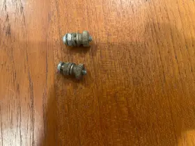 25-100592 BOSE Speaker Terminais Post