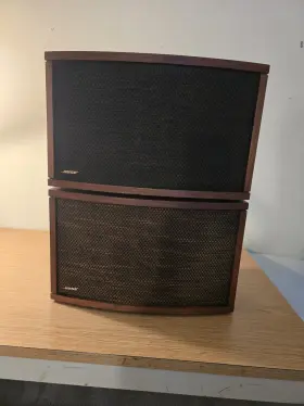 901S BOSE Iv Reflecting Speakers Up