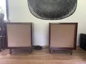B-302A BOZAK Urban Speakers B-302A BOZAK Urban Speakers