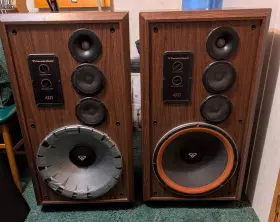 027313 CERWIN-VEGA Floor Speakers