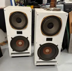 189SC CERWIN-VEGA Stereo Stroker Tannoy Parasounddenon Amp 189SC CERWIN-VEGA Stereo Stroker Tannoy Parasounddenon Amp