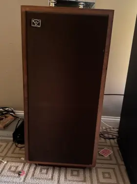 416336 CERWIN-VEGA Speakers