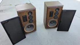 AT034153 CERWIN-VEGA Twin Stereo Speakers