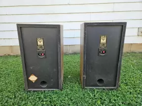 DX-1 CERWIN-VEGA Bookshelf Theater Music Speakers #3 DX-1 CERWIN-VEGA Bookshelf Theater Music Speakers #3
