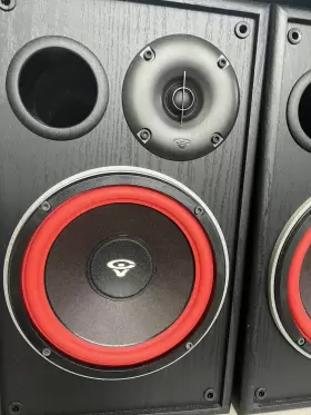 E-208 CERWIN-VEGA Bookshelf Speakers #2 E-208 CERWIN-VEGA Bookshelf Speakers #2