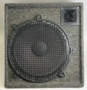 SM-15 CERWIN-VEGA Speakers