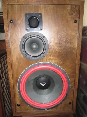 U321 CERWIN-VEGA Hed Legendary Floor Speakers U321 CERWIN-VEGA Hed Legendary Floor Speakers