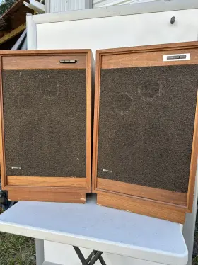 99-02693W CRITERION88 Criterion Speakers