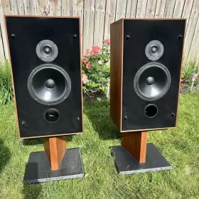 M905 DAHLQUIST Floor Speakers Stands #2 M905 DAHLQUIST Floor Speakers Stands #2
