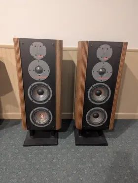 RS5A INFINITY Speakers