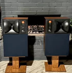 4425 JBL Studio Monitors 4425 JBL Studio Monitors