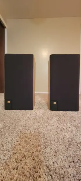 J1191-032988 JBL J2060 Twin Speakers Tall Light Oak J1191-032988 JBL J2060 Twin Speakers Tall Light Oak