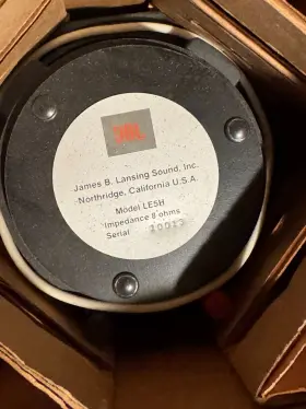 LE5H JBL Box