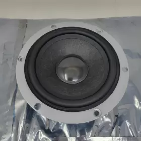 204C KEF Woofer Center Speaker 204C KEF Woofer Center Speaker