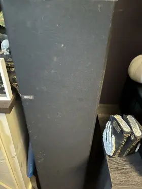 Q900 KEF Speakers