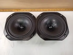 SP1093 KEF Woofers Carina Speakers SP1093 KEF Woofers Carina Speakers