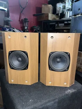 LSK-06K KENWOOD Wood Laminate Bookshelf Speakers LSK-06K KENWOOD Wood Laminate Bookshelf Speakers