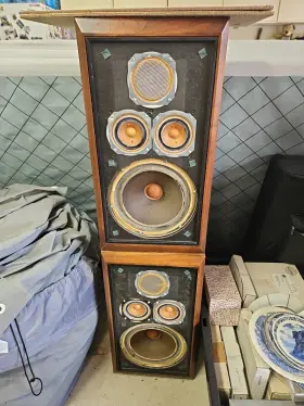 031020 KLH Speakers