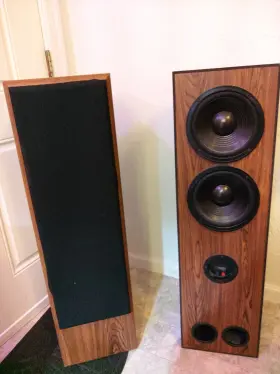 8840 KLH Floor Sngle Speaker #3