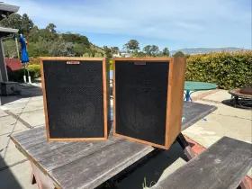 167Y996-167Y997 KLIPSCH Heresy Hwo Speakers Tube Amplifier 167Y996-167Y997 KLIPSCH Heresy Hwo Speakers Tube Amplifier