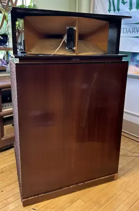 385-417 KLIPSCH Klipschorn Speakers