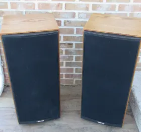 KG42 KLIPSCH Oak Kg Floor Loud Speakers Set Up