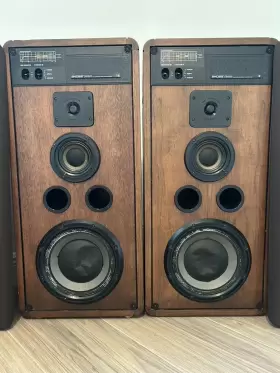CM-1020 KOSS Floor Speakers Kept