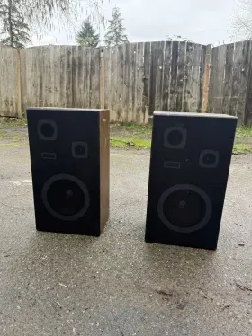 0890 LLOYDS Speakers 0890 LLOYDS Speakers