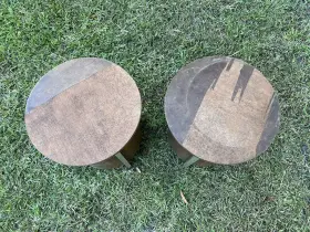 2W22-148A Round Floor Speakers Table Set Lloyd #2