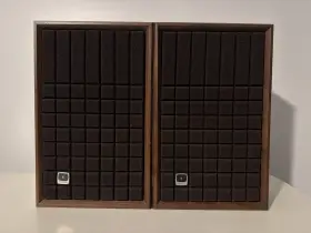 WW0300 Speakers Wood Cabinet Bookshelf Lloyd