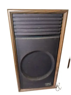 WW9085 LLOYDS Speakers Sound #3