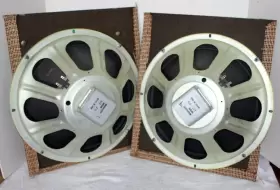 137-329 MAGNAVOX Astro Sonic Alnico Magnet Woofers Console 137-329 MAGNAVOX Astro Sonic Alnico Magnet Woofers Console