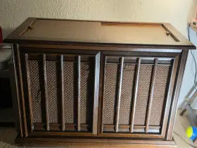 2P332C MAGNAVOX Stereo Console Solid Am Fm Record Player