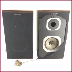 BA1732 MAGNAVOX Wood Finish Speakers BA1732 MAGNAVOX Wood Finish Speakers