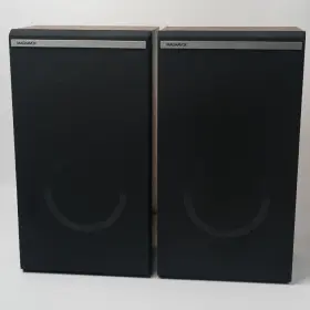 F9731 MAGNAVOX Woodgrain Veneer Wired Stereo Speakers F9731 MAGNAVOX Woodgrain Veneer Wired Stereo Speakers