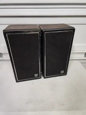 S-8763 MAGNAVOX Speakers S-8763 MAGNAVOX Speakers