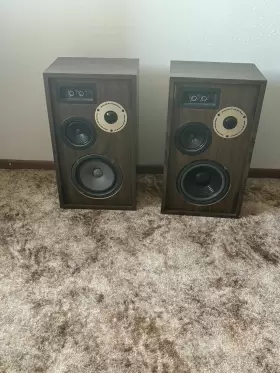 HD-55 MARANTZ Floor Speakers