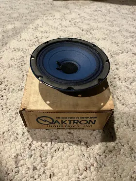 R5EA OAKTRON Nos Speaker