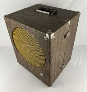 12J4 OXFORD Newcomb Audio Portbable Speaker Cabinet