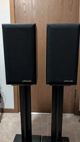 26720 POLK AUDIO Monitor Speakers Sound Great 26720 POLK AUDIO Monitor Speakers Sound Great