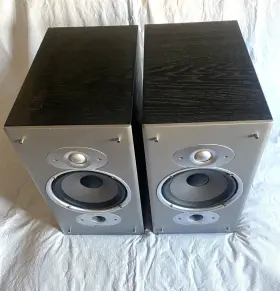 RT16 POLK AUDIO Speakers #2 RT16 POLK AUDIO Speakers #2