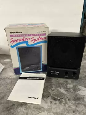 32-2040 RADIOSHACK Radio Mini Amplified Speaker #2 32-2040 RADIOSHACK Radio Mini Amplified Speaker #2