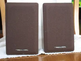 40-2039B RADIOSHACK Realistic Bookshelf Speakers