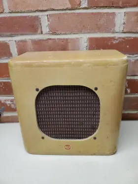 MI-38306 RCA Speaker Wall Wood Cabinet Blonde Jukebox